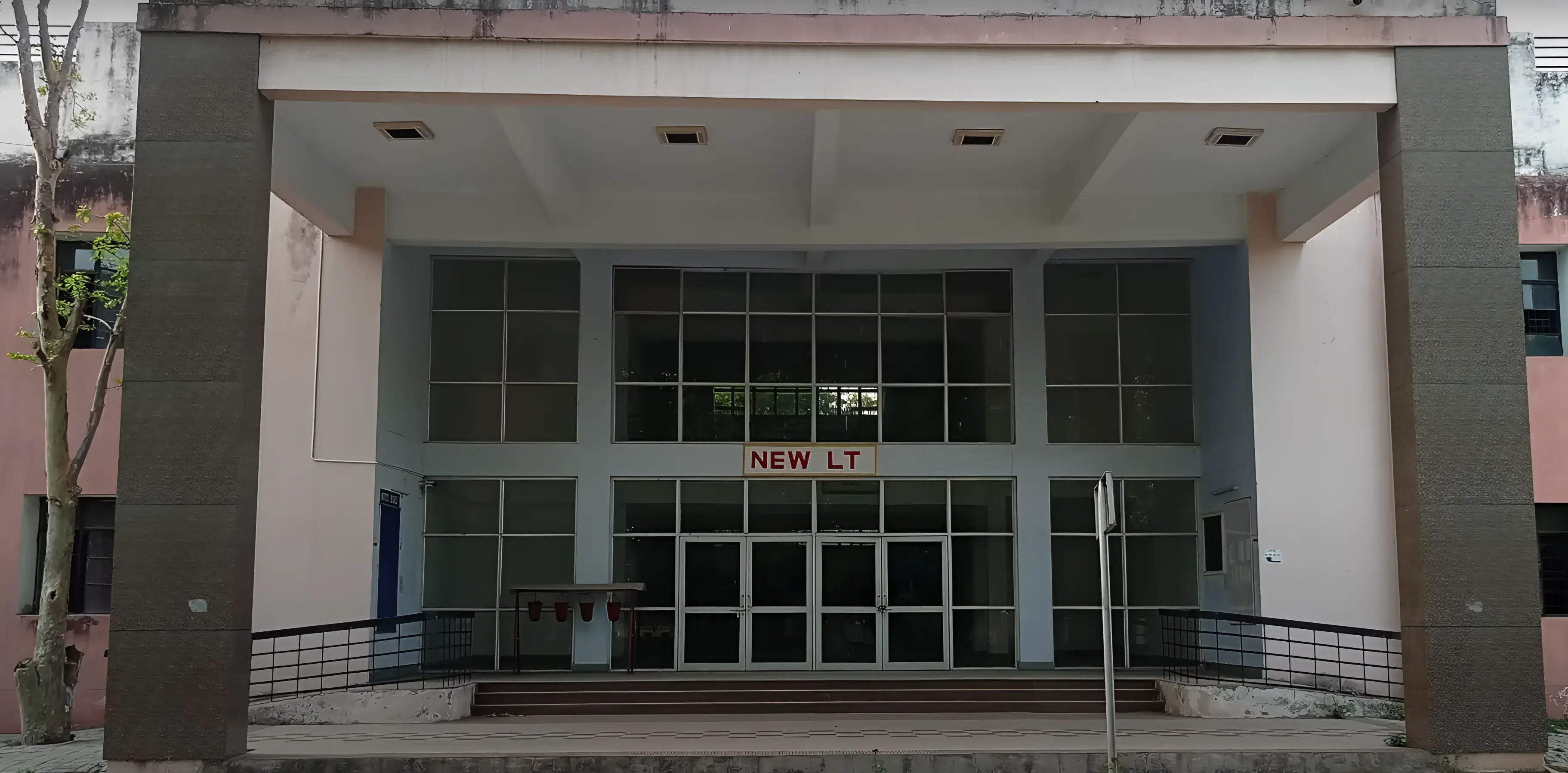 IET Lucknow Academic infrastructure photo 5